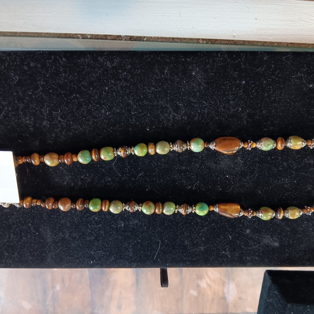 Elegant Green and Brown Gem Necklace